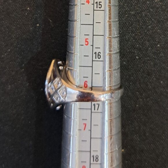 Vintage Silver Tone Amethyst & Rhinestone Ring Size 7 Delicate Style - Picture 4 of 6